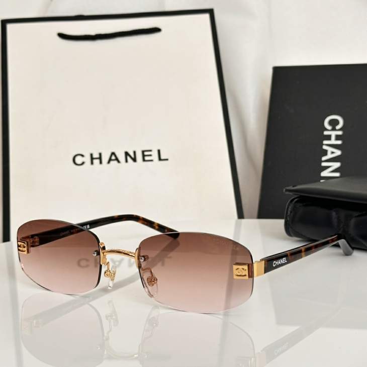 Picture of Chanel Sunglasses _SKUfw79399325fw